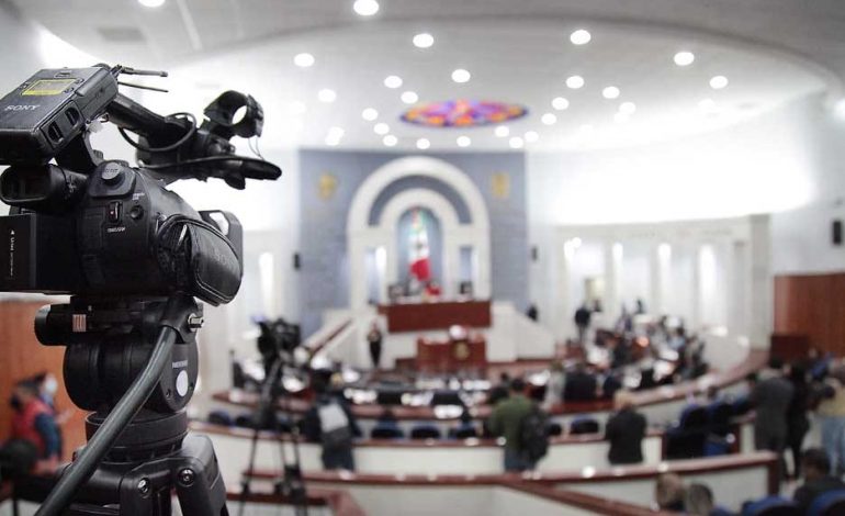  Dos diputados solicitaron préstamos al Congreso