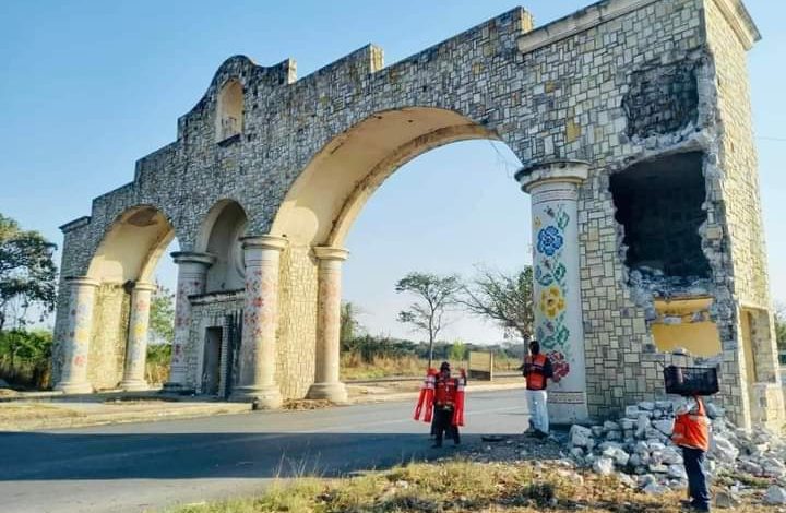  Consterna demolición de emblemático arco de Ciudad Valles