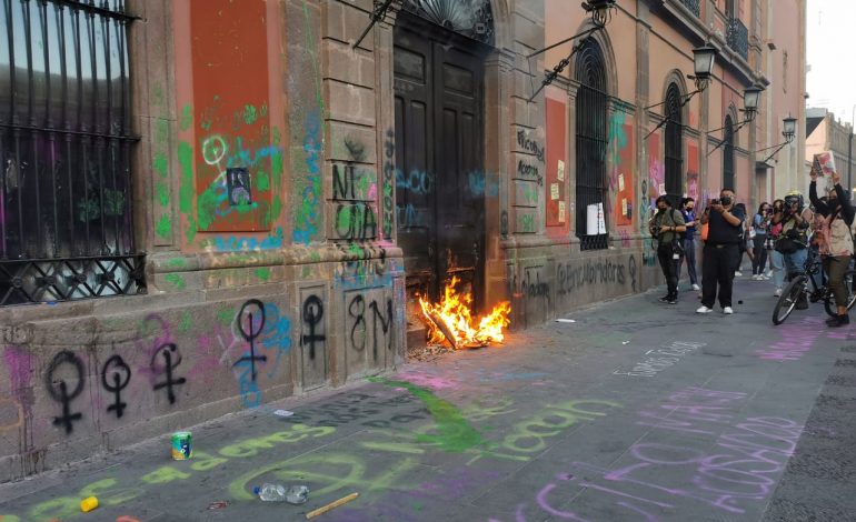  Tras marcha del 8M, UASLP atenderá demandas de las alumnas: rector