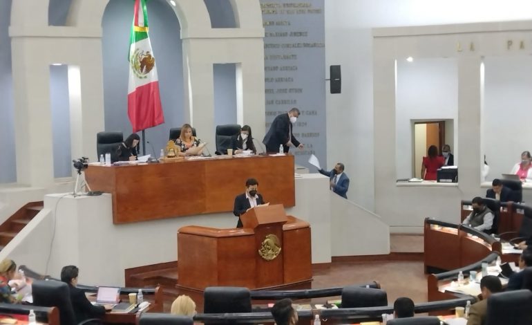  Aprueban creación de Comisión especial de Pensiones del Estado