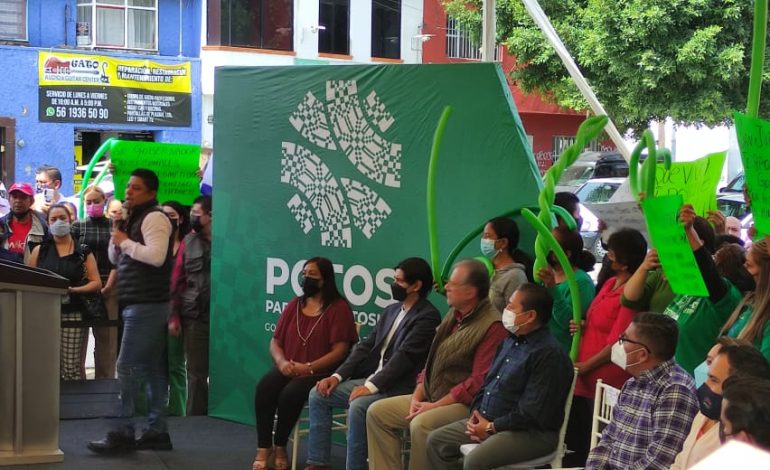  Entre manifestantes, porras y contradicciones, Gallardo arranca obra de avenida Himno Nacional