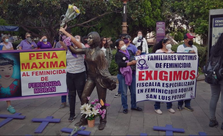  Familias de víctimas de feminicidio exigen creación de fiscalía especializada