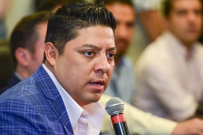  Con 15 votos, el Congreso de SLP aprueba no sancionar a Gallardo