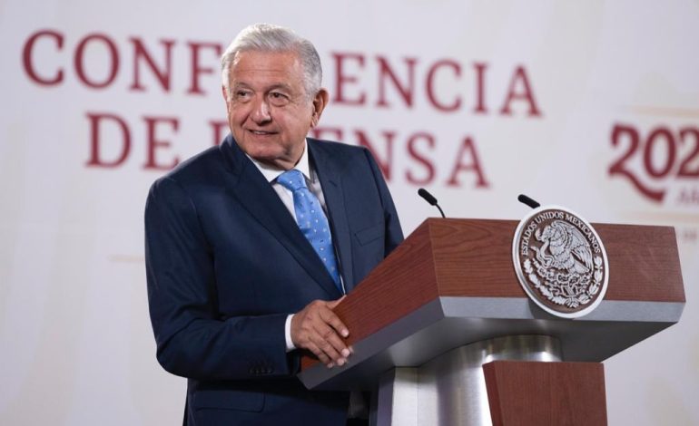  AMLO celebra participación de 2.5 millones de personas en elección de Morena