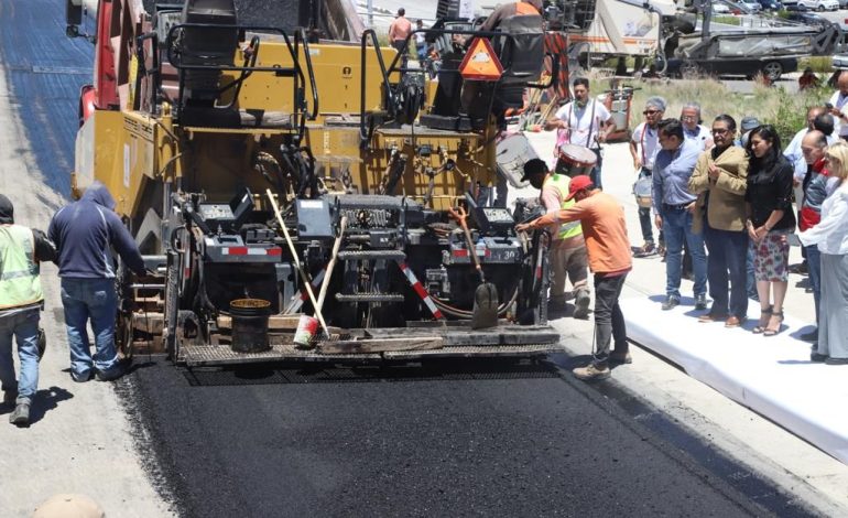  Arranca obra en Lomas del Tec, donde más pagan predial, dice Galindo