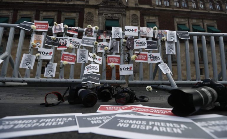  Otorgan premio a la libertad de prensa a 13 periodistas mexicanos asesinados