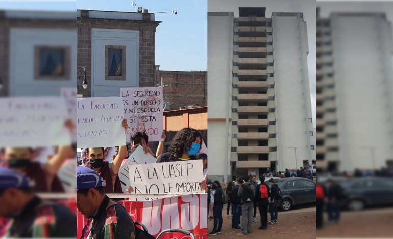  Alumnos protestan durante el Medio Maratón de la UASLP