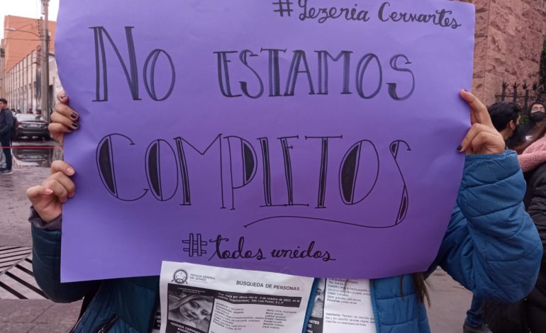  Estudiantes de la UASLP protestan por la no localización de Yezenia