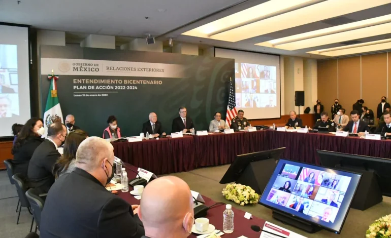  México y EU analizan tráfico de drogas y armas en reunión bilateral