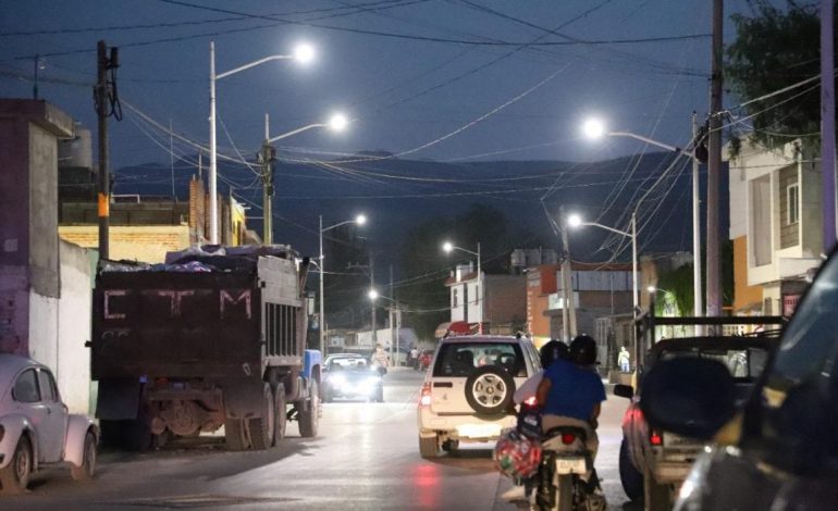  Alcaldesa de Soledad reporta robo de cableado y alumbrado en obras nuevas