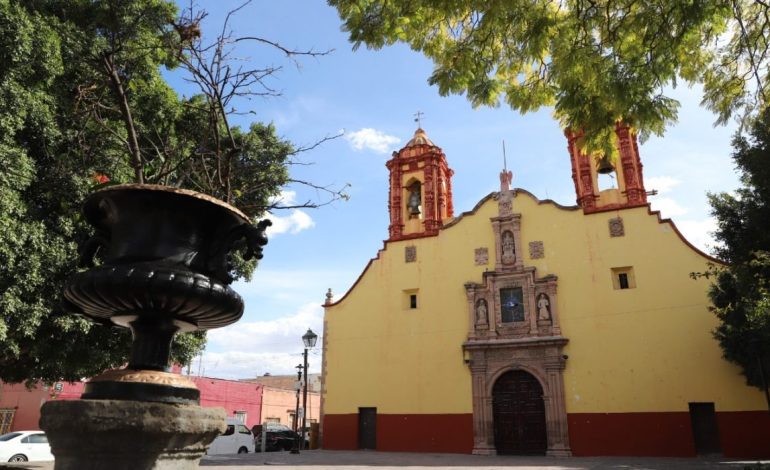  Gobierno promete pavimentar los barrios de Tlaxcala y Santiago en 90 días