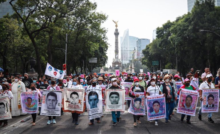 Juez negó amparos a experitos procesados por el caso Ayotzinapa