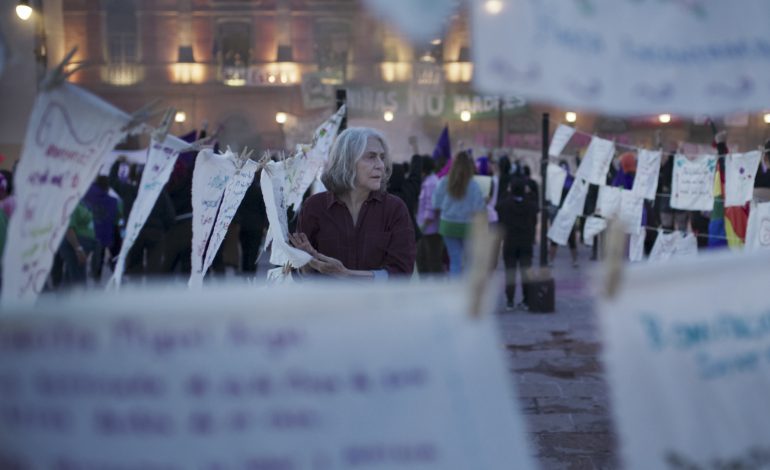  Reír, bailar, espejear y gozar, en medio de la tragedia, es un acto de rebeldía: Natalia Beristáin