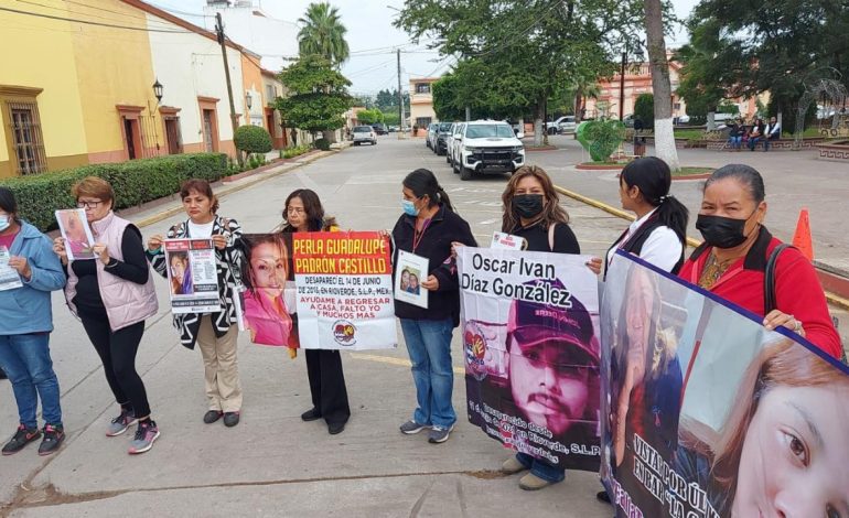  Con protesta exigen a Gallardo atención a desapariciones en la zona Media