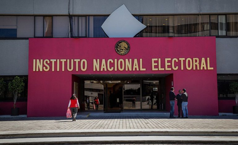  Iglesia Católica defiende al INE