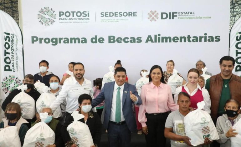  Asignan 200 mdp a becas para personas con discapacidad en SLP