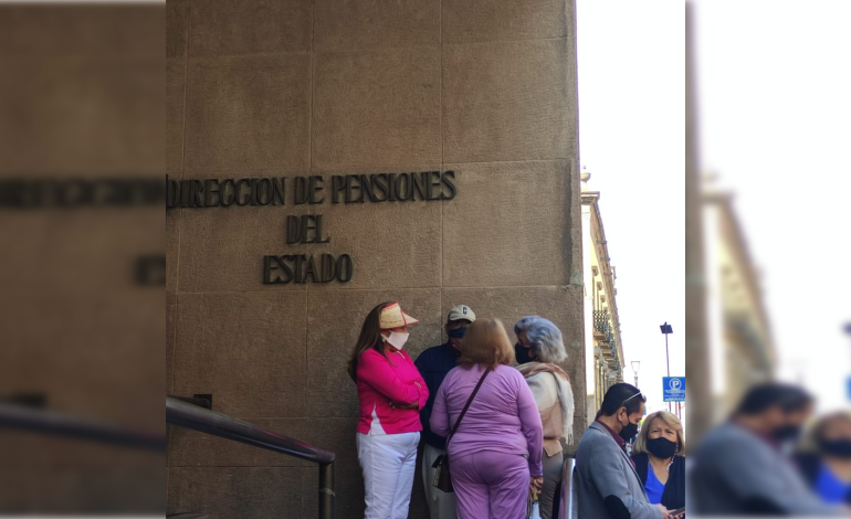  Director de Pensiones reconoce deuda del Gobierno de SLP