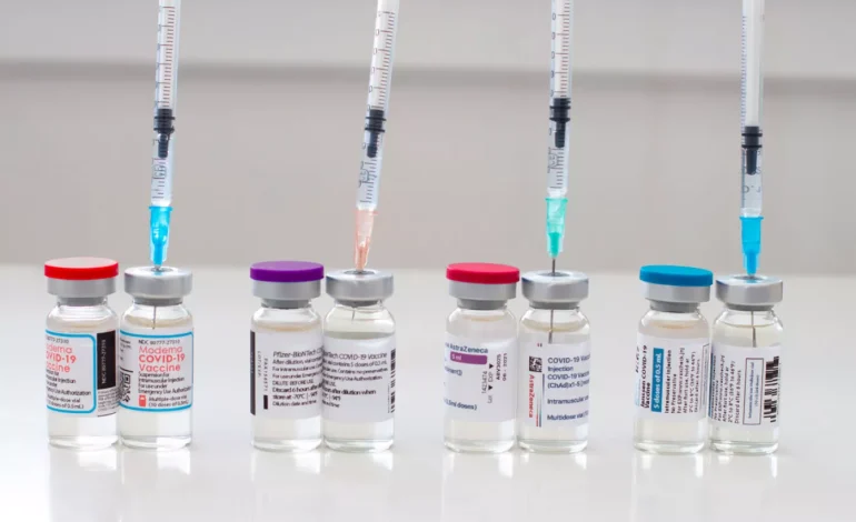  Vacunas bivalentes son costosas, pero más efectivas contra el covid-19: Andreu Comas