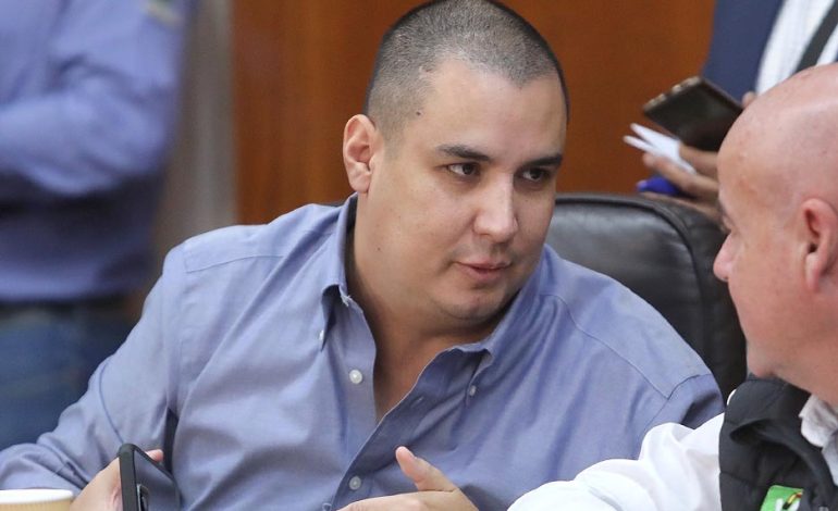  Galindo debe rescindir el contrato con el Bufete de la Garza: diputado