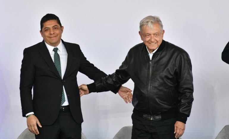  López Obrador pide a Gallardo priorizar el derecho a la salud de los trabajadores del Gobierno de SLP