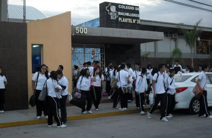  Prometen cesar y sancionar a docentes acosadores en el Cobach 28