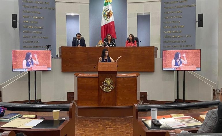  Galardonada pide al Congreso de SLP inclusión de personas con discapacidad