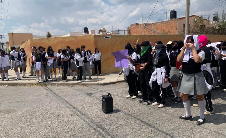  “El Cobach es cómplice”, denuncian alumnas acoso de docentes en el plantel 28