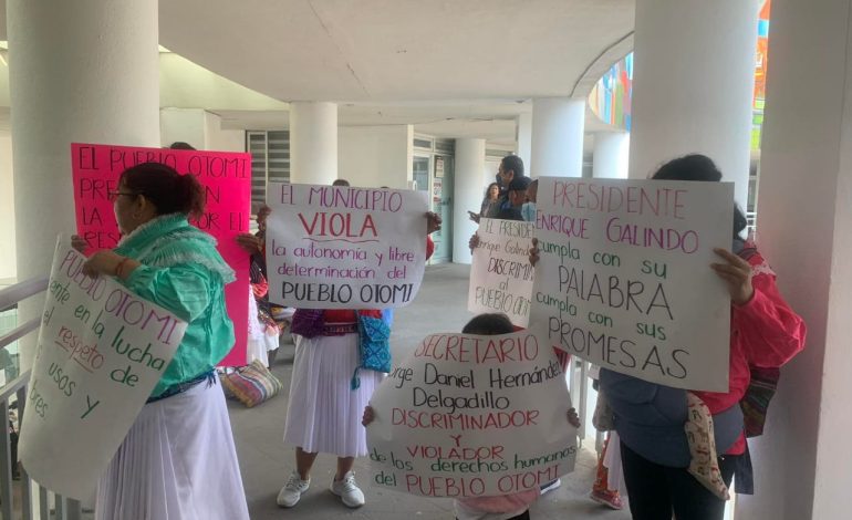  Otomíes denuncian discriminación en el Ayuntamiento de SLP