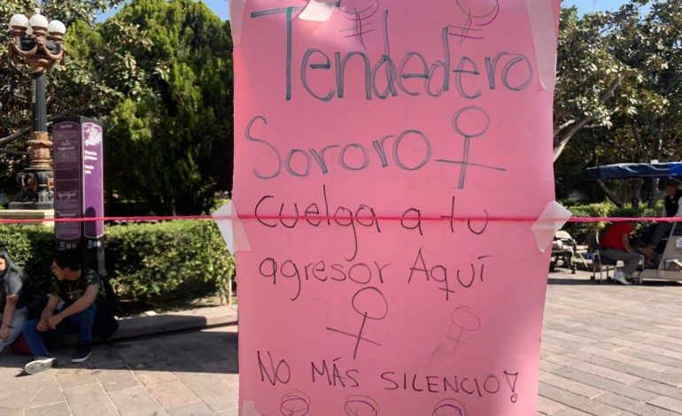  Con un tendedero, mujeres denuncian violencias de género en el Congreso de SLP