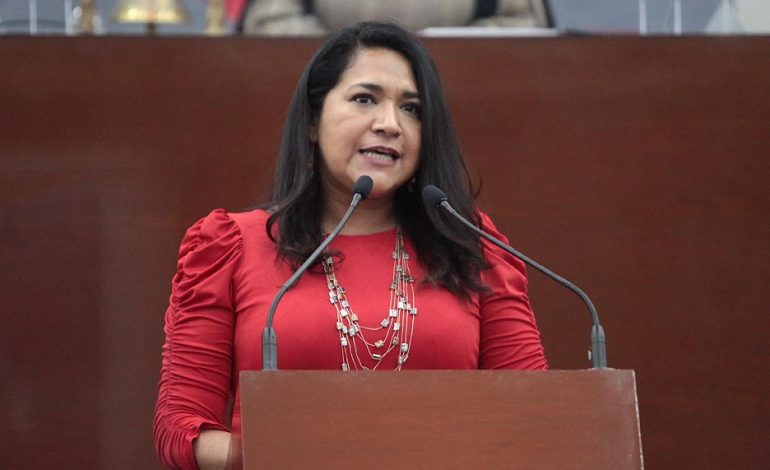  Diputada de MC justifica rechazo a médicos extranjeros en SLP