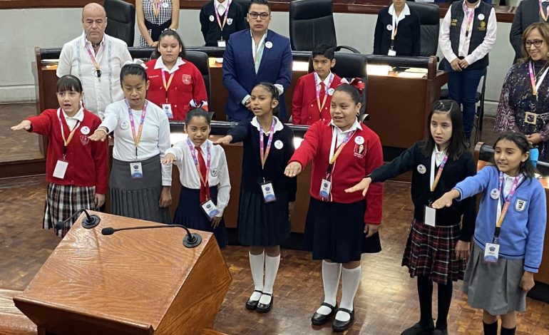  Violencia contra las mujeres, tema en el Parlamento Infantil 2023 en SLP