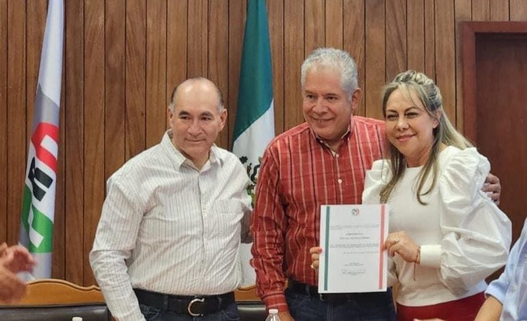  Elías Pesina y Yolanda Cepeda renuncian a dirigencia del PRI