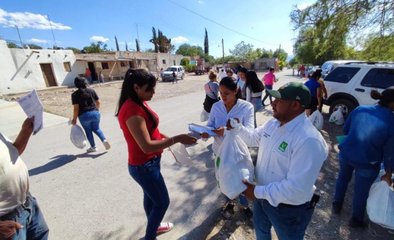  PVEM reparte despensas de Gobierno estatal en Real de Catorce