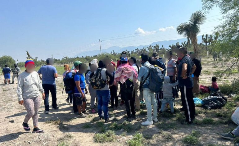  Autobús con más de 50 personas migrantes se accidentó en el Altiplano