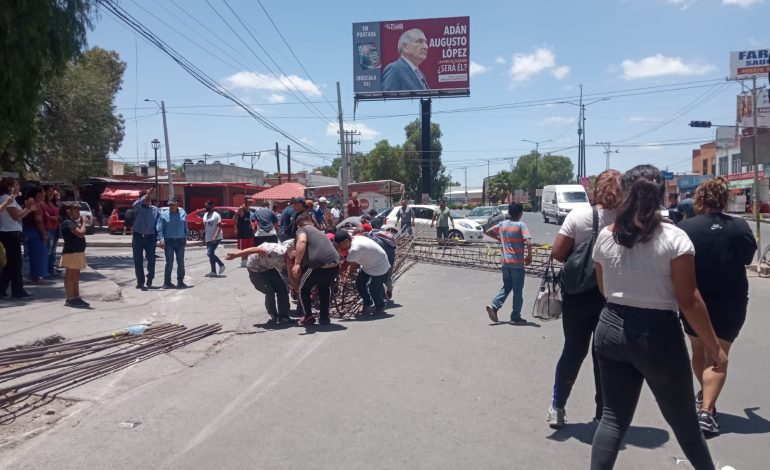  Reabren calles en El Saucito tras promesa del Ayuntamiento para replantear proyecto