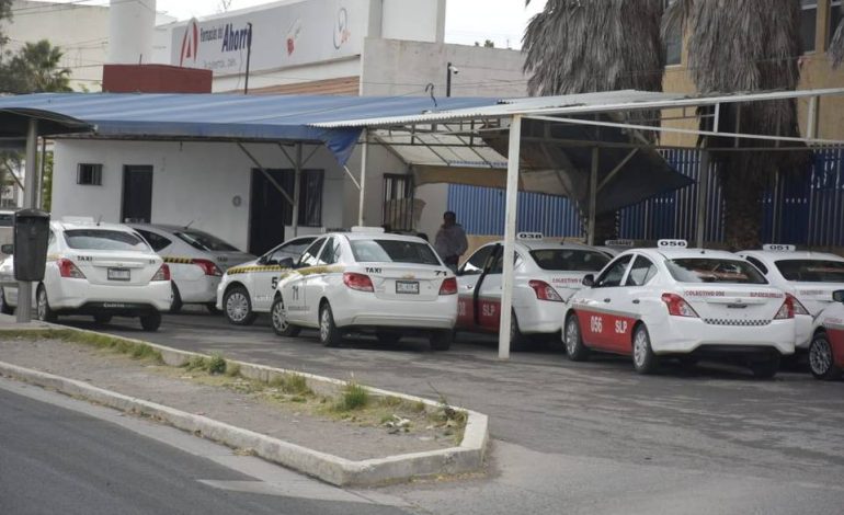  Taxistas no se dan abasto en Escalerillas; esperan 21 permisos más del Ayuntamiento