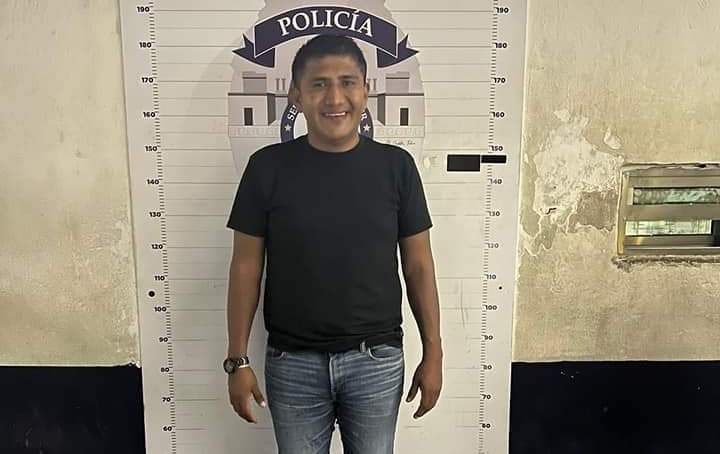  Detienen a alcalde morenista de Axtla por agredir policías en Cancún