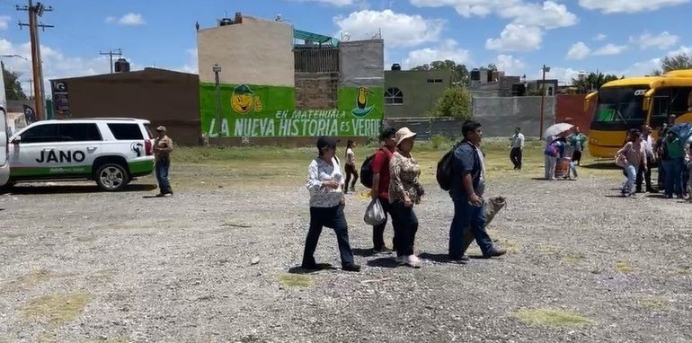  Sedesore y Jano Segovia organizan viaje de Matehuala a la Fenapo