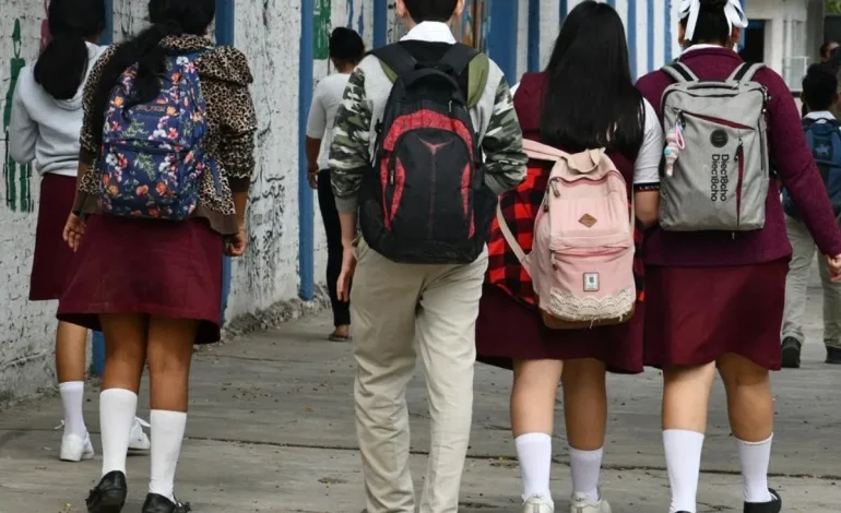  Aumentarán presupuesto de educación, programas sociales y salud para 2024