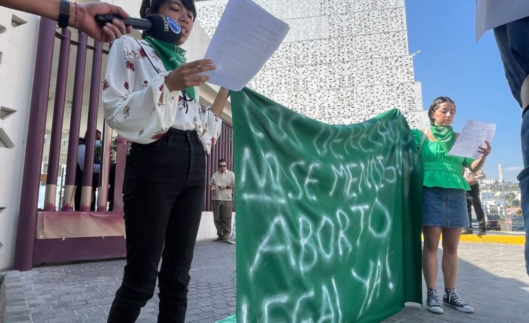  Colectiva promoverá 3 amparos más para despenalizar el aborto en SLP