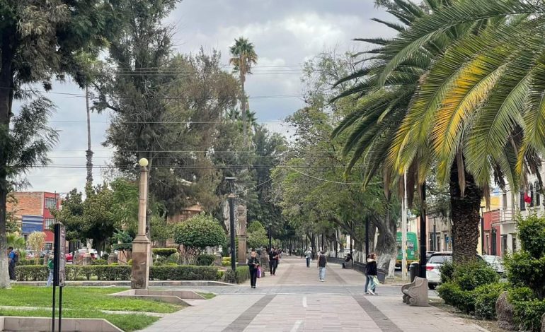  Galindo promete mantener el adoquín de la Calzada de Guadalupe