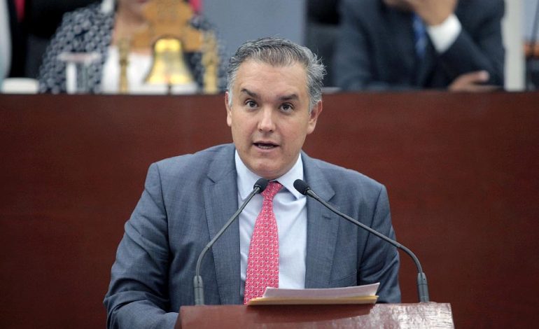  En tribuna, diputado condena hackeo a medios de comunicación de SLP