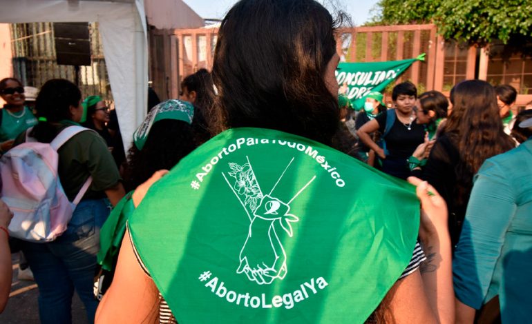 Desechan un amparo promovido para legalizar la interrupción del embarazo en SLP; quedan 6