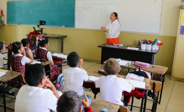  Gobierno de SLP dará tres días de asueto a escuelas por Día de Muertos