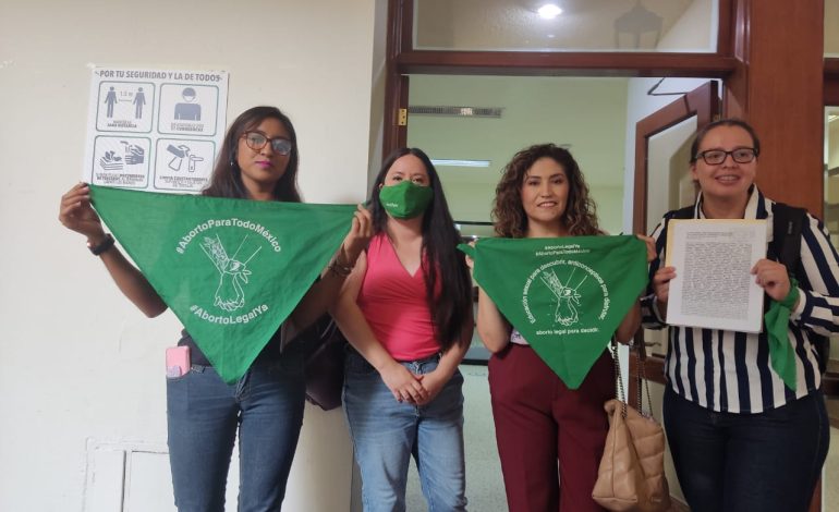  Presentan iniciativa para que SLP brinde atención digna a mujeres que busquen abortar