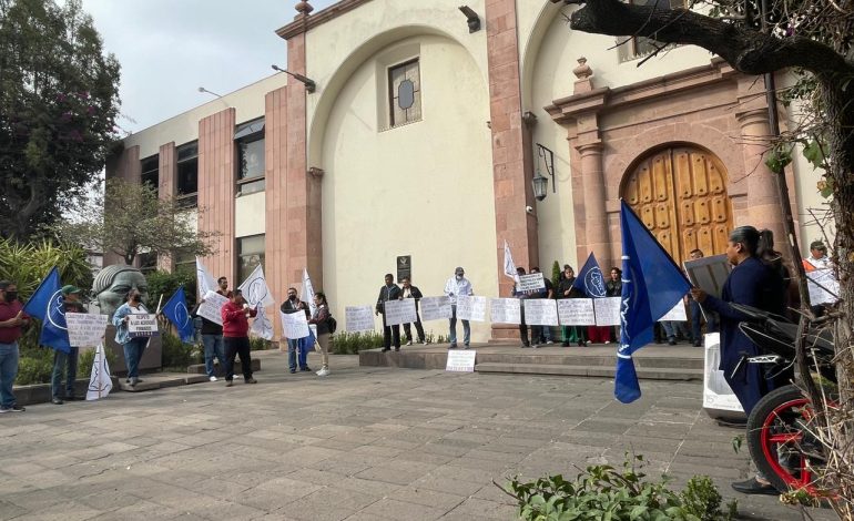  Agremiados al SITTGE protestan por hostigamiento en la SSPC