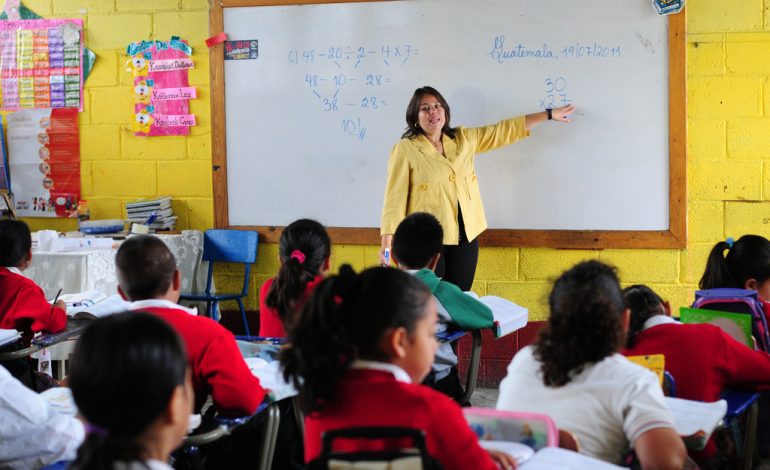  STPS revisará a colegios privados que despiden profesores para borrarles antigüedad