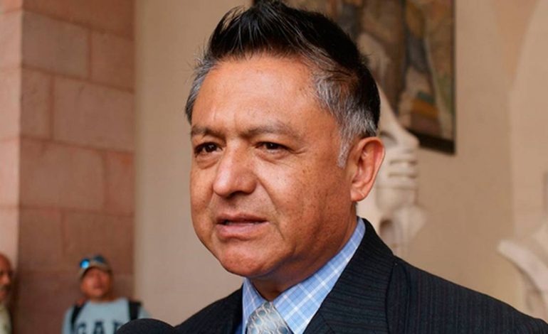 Ángel Castillo, exdirigente, renuncia a su militancia al PRI
