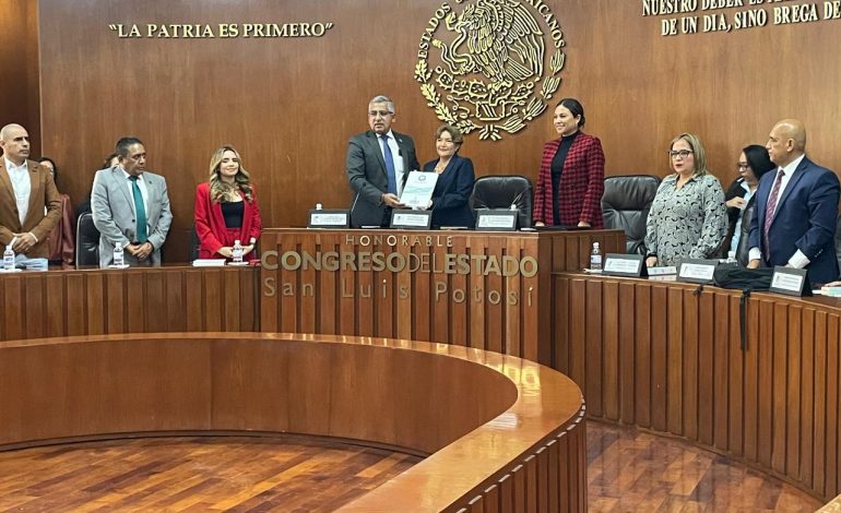  FGE entrega su informe de actividades al Congreso de SLP