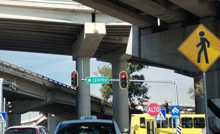  Galindo pide paciencia a automovilistas por semaforización en la Glorieta Juarez